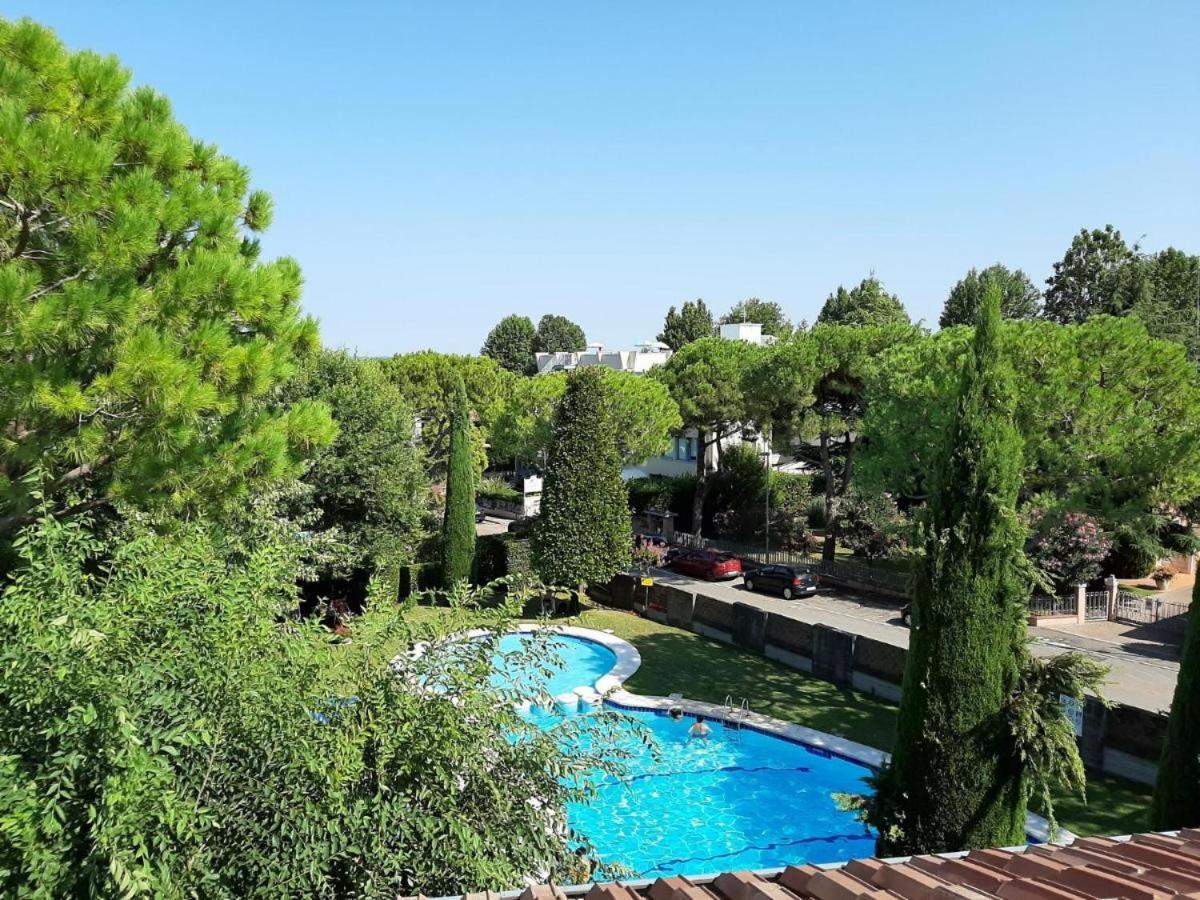 Lido Galeazzi Giant Pool Apartment Sirmione Bagian luar foto